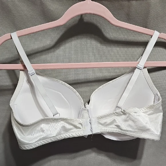 Chic White Leopard Pattern Bra - Picture 3 of 4